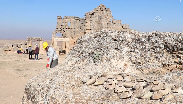 Các kỹ thuật thăm dò, phân tích khảo cổ học chuyên sâu cho thấy, đó là 48 chiếc đèn có niên đại khoảng 1.500 năm tuổi, từ thời La Mã cổ đại. Ảnh: @Bộ Văn hóa và Du lịch Thổ Nhĩ Kỳ.