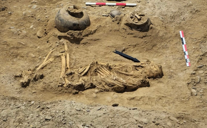 Đó là ngôi mộ có niên đại từ thế kỷ 6 hoặc thứ 7 Trước Công Nguyên. Ảnh: @Bảo tàng Lịch sử Khu vực Karaganda.