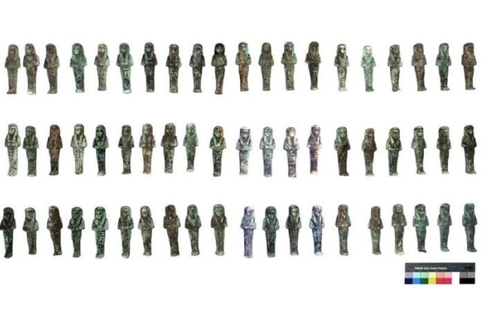 Chúng có tên là Ushabti. Ushabti là những bức tượng nhỏ mô phỏng người hầu được đặt quanh phía bắc lăng mộ Vua Shoshenq III như một phần của nghi lễ tôn giáo Ai Cập cổ đại. Ảnh: @Đại học Sorbonne.