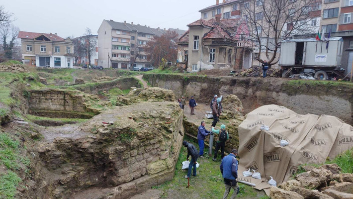 Tại thành phố cổ Bononia (nay là Vidin) ở Bulgaria, các chuyên gia đến từ Bảo Tàng Quốc Gia Bulgaria bất ngờ tìm thấy một hiện vật lạ. Ảnh: @Bảo Tàng Quốc Gia Bulgaria.