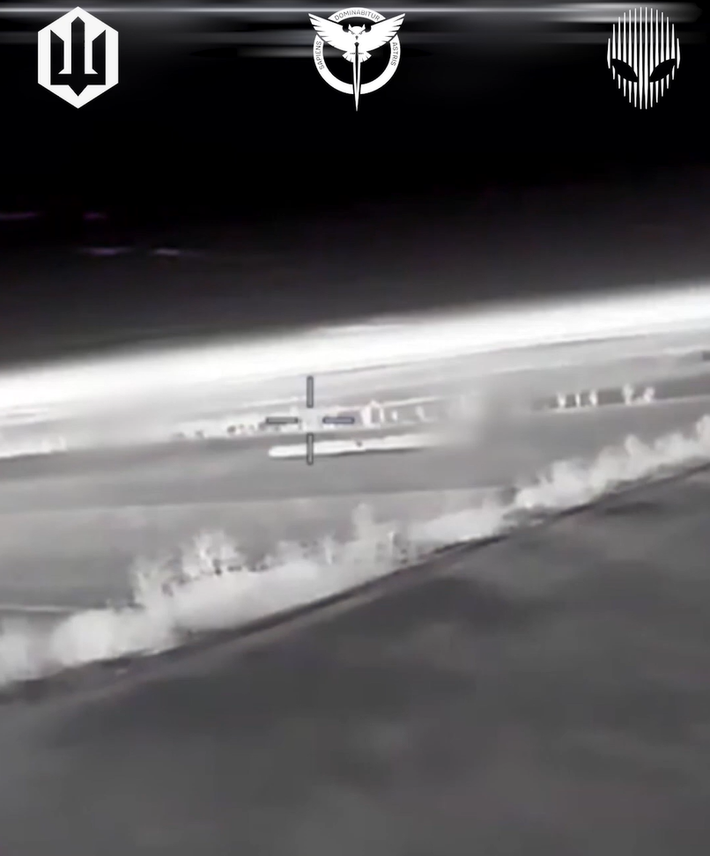 Theo tuyên bố của Lực lượng Hệ thống Không người lái Ukraine, các nhà điều hành máy bay không người lái của Ukraine đã giáng một đòn mạnh vào hệ thống phòng không nhiều lớp của Nga. Ảnh: @СБС знищення трьох систем ворожого ППО за три дні.