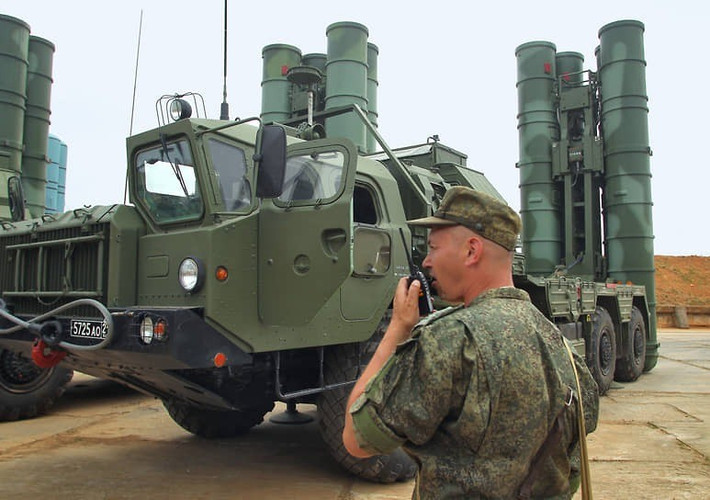 Trong những năm gần đây, Ấn Độ phải đối mặt với thách thức an ninh đa hướng: từ các vụ xâm nhập UAV của Pakistan ở Kashmir, đến căng thẳng biên giới kéo dài với Trung Quốc ở Ladakh. Việc mở rộng lưới phòng không tầm xa bằng S-400 được xem là bước đi chiến lược nhằm đảm bảo ưu thế trên không và răn đe sớm các mối đe dọa kép.