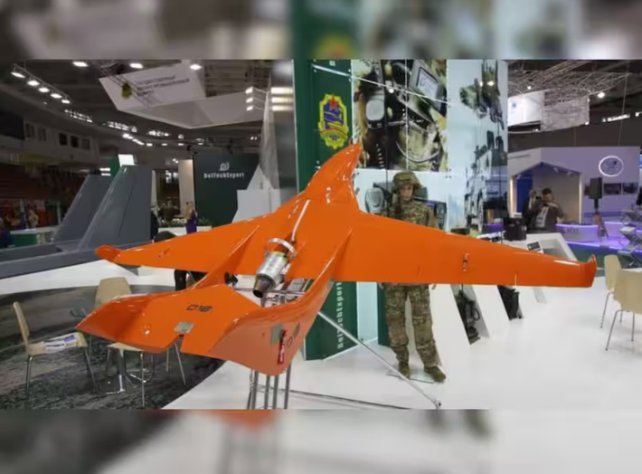 Hệ thống này được trang bị động cơ phản lực siêu nhỏ gọn do Trung Quốc sản xuất bởi Swiwin, giúp máy bay không người lái đạt tốc độ cao và thời gian tấn công ngắn, giúp giảm thiểu nguy cơ bị đánh chặn. Ảnh: @Defense Express.