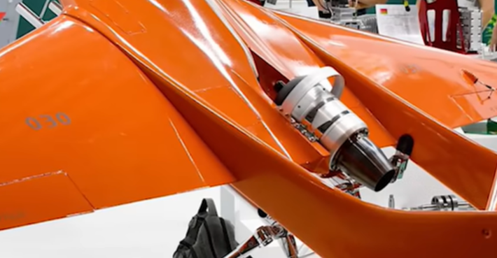 UAV Berkut-BM được phóng bằng máy phóng, cho phép triển khai từ các khu vực tiền tuyến mà không cần đường băng hoặc cơ sở hạ tầng cố định. Điều này cho phép các hoạt động phóng cơ động và bí mật, mang lại sự linh hoạt cho các chỉ huy trên chiến trường. Ảnh: @Defense Express.