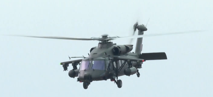 Về mặt kỹ thuật, trực thăng tấn công Z-20T được trang bị động cơ tua-bin trục công suất cao và hệ thống rô-to được thiết kế lại cho phép đạt hiệu suất nâng đặc biệt ở những vùng có độ cao lớn. Ảnh: @AVIC.