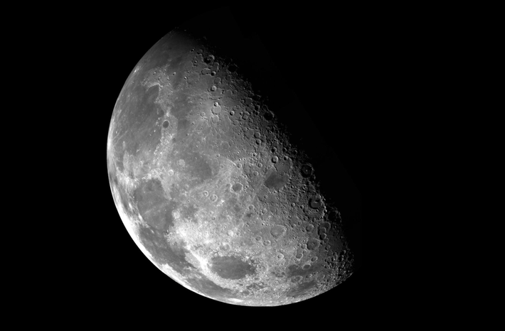 Trong các vùng bóng tối đóng băng vĩnh cửu của Mặt trăng, một hầm chứa sinh học trên Mặt trăng sẽ không cần năng lượng, hoặc sự bảo trì liên tục của con người, nhóm của Hagedorn cho biết. Ảnh: @Jatan's Space.