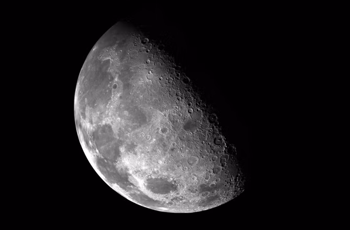 Trong các vùng bóng tối đóng băng vĩnh cửu của Mặt trăng, một hầm chứa sinh học trên Mặt trăng sẽ không cần năng lượng, hoặc sự bảo trì liên tục của con người, nhóm của Hagedorn cho biết. Ảnh: @Jatan's Space.