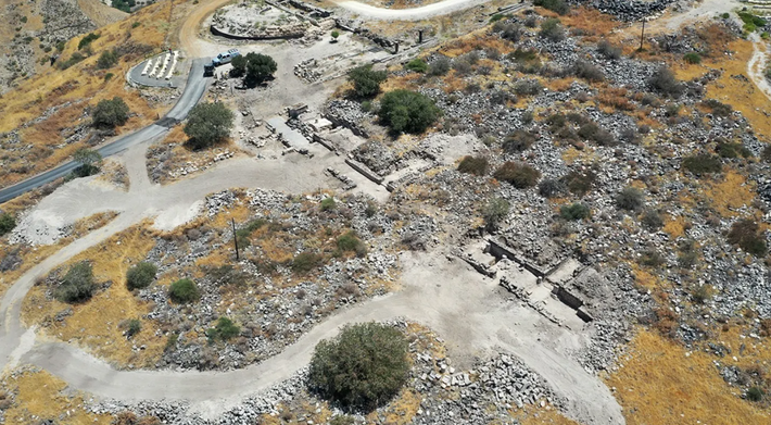 Tiến sĩ Michael Eisenberg, đồng giám đốc cuộc khai quật, mô tả phát hiện này là bằng chứng cho thấy sự quan tâm đến người già là một phần của cấu trúc xã hội có tổ chức hơn 1.600 năm trước. Ảnh: @ AVRAMGR.