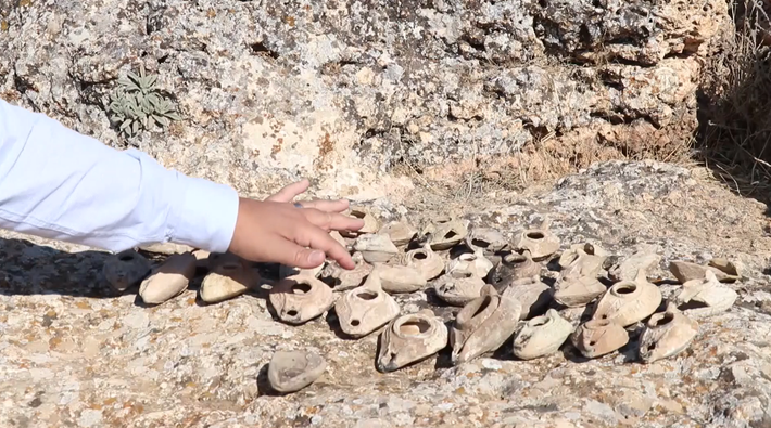 Những họa tiết trang trí khác nhau trên đèn đã thu hút sự chú ý của giới khảo cổ học. Ảnh: @Bộ Văn hóa và Du lịch Thổ Nhĩ Kỳ.