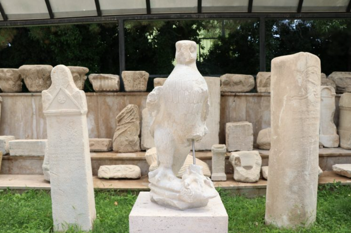 Có thể nói rằng, đây là những bức tượng liên quan đến văn hóa thần Zeus và việc thờ cúng thần Zeus. Ảnh: @Đại học Dokuz Eylül Burak Yolaçan.