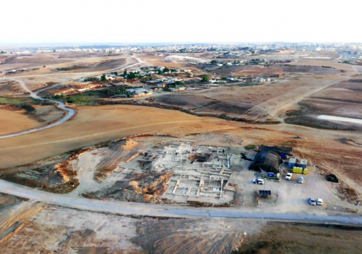 Khi tiến hành khai quật tại thị trấn Rahat ở sa mạc Negev, phía nam của Israel, các chuyên gia đến từ Cơ Quan Cổ Vật Israel bất ngờ tìm thấy quần thể kiến trúc cổ xưa hoành tráng. Ảnh: @Cơ Quan Cổ Vật Israel.