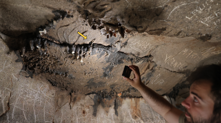 Vật phẩm và các dòng chữ khắc được tìm thấy trong hang động cho thấy nó được sử dụng cho mục đích nghi lễ vào khoảng thế kỷ thứ nhất Sau Công Nguyên. Ảnh: @Alberto-g-rovi.