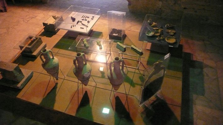 Phát hiện mới này được hé lộ nhờ các mẫu gỗ mới được làm sạch từ xác tàu Kyrenia, cũng như các manh mối được cung cấp bởi một cành cây, một khúc xương động vật và một kho hạnh nhân cổ có trên tàu. Ảnh: @Đại học Cornell.