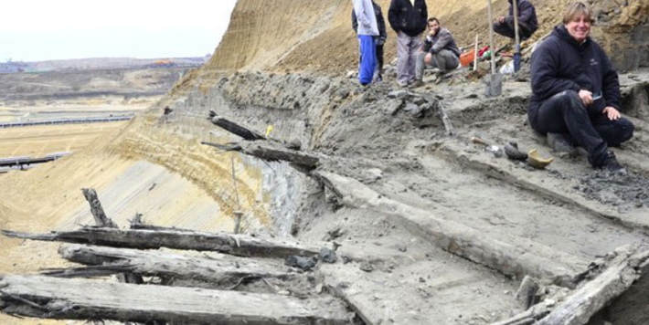 Theo Ars Technica, các thợ mỏ đã tìm thấy xác thuyền bị chôn vùi ít nhất 1.300 năm đến từ thời La Mã cổ đại. Ảnh: @Uryadovir Courier.