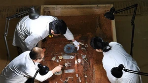 Khám phá đồ chơi 2000 năm tuổi của hoàng tử Trung Quốc