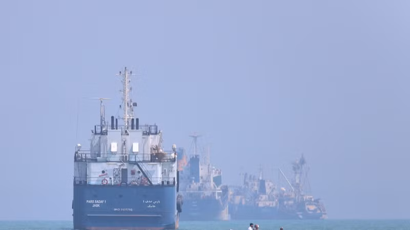 Khi nào eo biển Hormuz sẽ mở lại sau thỏa thuận Mỹ - Iran?