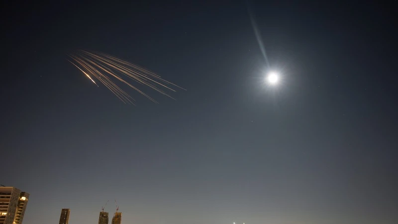 Xung đột Iran chưa hạ nhiệt, sân bay nhộn nhịp nhất Trung Đông bị tấn công