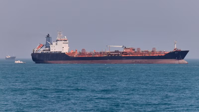 Ngành vận tải biển ra sao khi eo biển Hormuz vẫn bị phong tỏa?