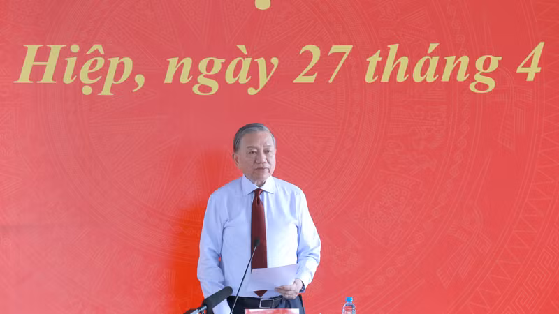 Tổng Bí thư, Chủ tịch nước Tô Lâm trò chuyện với công nhân, người lao động TPHCM