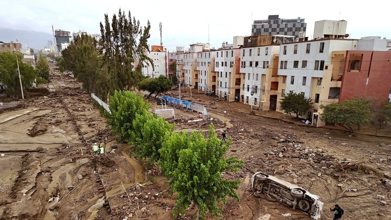 Lở đất vì mưa lớn khiến hai cha con thiệt mạng