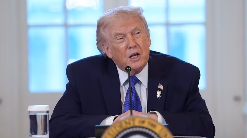 Ông Trump dọa sẽ 'kiểm soát hoàn toàn' ngành công nghiệp dầu mỏ Iran
