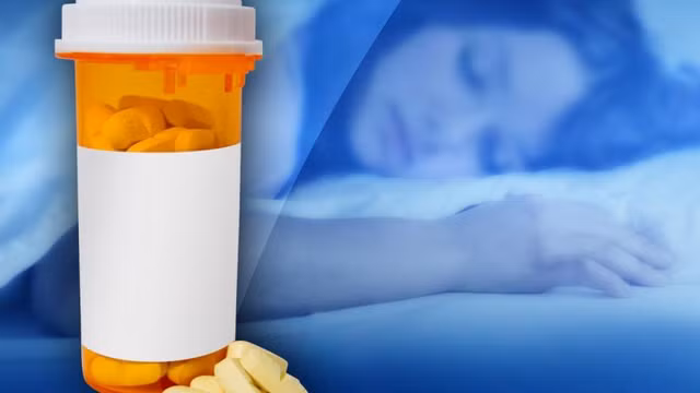 Lam dung thuoc tu dieu tri mat ngu hau Covid, benh cang tram trong hon