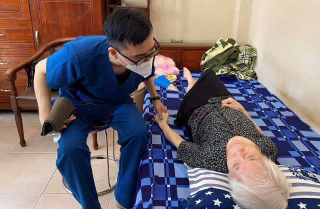 TP HCM phat dong thang cao diem tiem nhac lai vaccine phong Covid-19