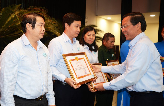 Hơn 168.000 hộ dân TP HCM hiến 5,3 triệu m2 đất trong 21 năm qua - Hình 2 Hon 168.000 ho dan TP HCM hien 5,3 trieu m2 dat trong 21 nam qua-Hinh-2