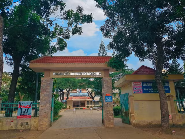 Xay dung Phu Tho mot minh mot ngua trung goi thau hon 15 ty o Chau Duc