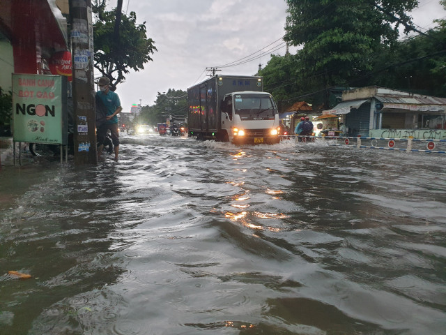 TPHCM: Công tác chống ngập mới chỉ nhỏ lẻ, chưa có tầm nhìn dài hơi - Hình 3 TPHCM: Cong tac chong ngap moi chi nho le, chua co tam nhin dai hoi-Hinh-3