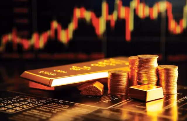 8.100 luong vang duoc ban ra, NHNN no luc binh on thi truong vang