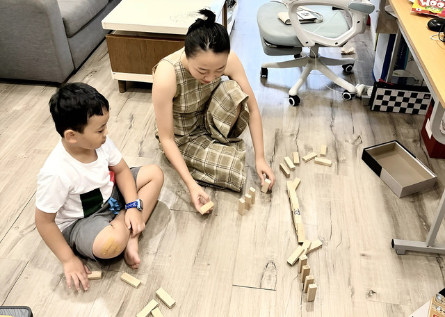 Tiếp viên hàng không bị Mercedes tông đã nhận tiền bồi thường - Hình 10 Tiep vien hang khong bi Mercedes tong da nhan tien boi thuong-Hinh-10