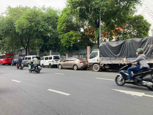 Bao nhiêu năm nữa TP HCM mới có bãi đậu xe ngầm? Bao nhieu nam nua TP HCM moi co bai dau xe ngam?