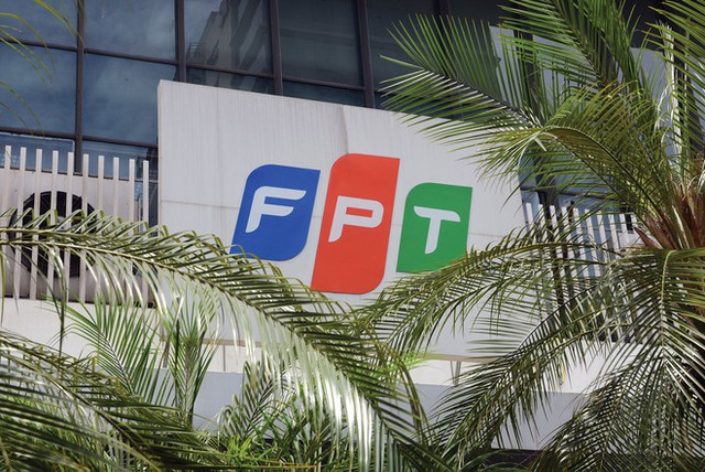 FPT: Thưởng lớn cho cổ đông, chia cổ tức tiền mặt khủng FPT: Thuong lon cho co dong, chia co tuc tien mat khung