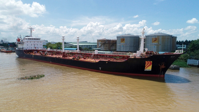 NSH Petro bị cưỡng chế thuế 1.000 tỷ, Hội đồng quản trị 'nhịn' lương NSH Petro bi cuong che thue 1.000 ty, Hoi dong quan tri 'nhin' luong