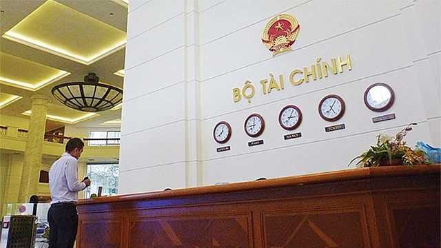 Loạt nguyên cán bộ của Bộ Tài chính bị Ủy ban Kiểm tra Trung ương kỷ luật Loat nguyen can bo cua Bo Tai chinh bi Uy ban Kiem tra Trung uong ky luat