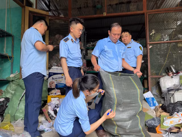 Thu giu hang chuc nghin san pham thuong hieu noi tieng nghi la hang gia