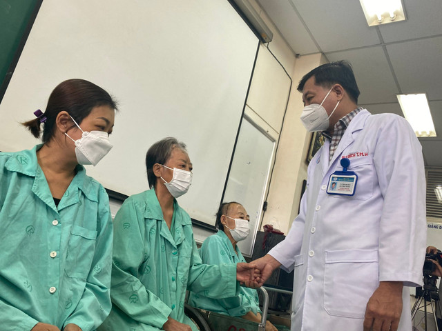 Nhiều bệnh nhân bị chết xương, hoại tử dần vùng đầu mặt sau khi hết Covid-19 - Hình 2 Nhieu benh nhan bi chet xuong, hoai tu dan vung dau mat sau khi het Covid-19-Hinh-2