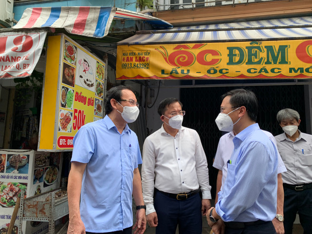 Bí thư Thành ủy TP HCM Nguyễn Văn Nên kiểm tra tình hình thực tế dịch sốt xuất huyết - Hình 3 Bi thu Thanh uy TP HCM Nguyen Van Nen kiem tra tinh hinh thuc te dich sot xuat huyet-Hinh-3