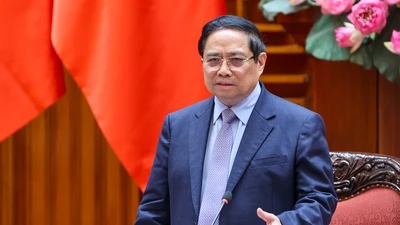 Thủ tướng: Chủ động đáp ứng đủ xăng dầu cho sản xuất, kinh doanh, tiêu dùng