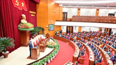 Thông cáo báo chí ngày làm việc thứ ba và bế mạc Hội nghị Trung ương 2 