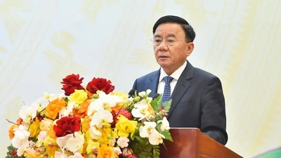 Ban Bí thư nghiêm cấm dùng công quỹ biếu, tặng quà Tết cho lãnh đạo các cấp