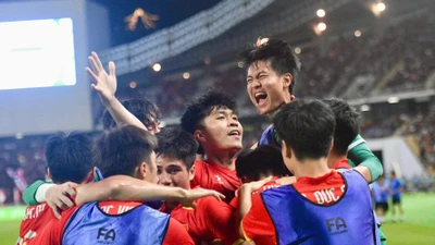 Thủ tướng gửi thư chúc mừng U22 Việt Nam và tuyển nữ Futsal quốc gia