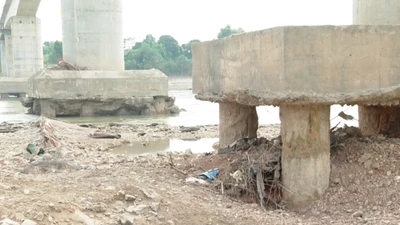 Thủ tướng yêu cầu khẩn trương kết luận giám định hư hỏng cầu sông Lô