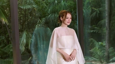 Nhã Phương lấy lại vóc dáng thon gọn sau sinh con thứ ba