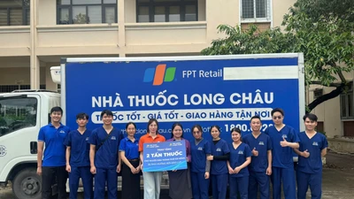 4 tấn thuốc, vật tư y tế cho dân vùng lũ miền Trung kịp thời từ Long Châu