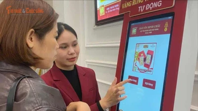 Máy bán vàng tự động giúp tránh xếp hàng ngày vía Thần Tài