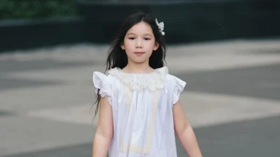 Con gái siêu mẫu Hà Anh ngày càng xinh đẹp, chiều cao nổi bật