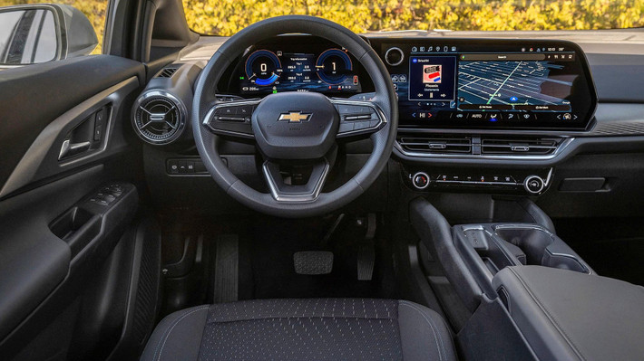 Nội thất được kỳ vọng sẽ đơn giản nhưng thông minh hơn, với màn hình cỡ lớn tích hợp hệ thống giải trí Google Built-in, giống các mẫu EV hiện tại của GM.
