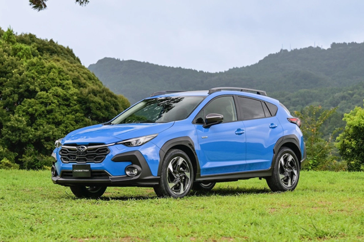 Subaru Crosstrek hiện là mẫu SUV cỡ B đắt bậc nhất phân khúc. Ngay cả giá bán sau ưu đãi, dao động từ 999 triệu đến 1,129 tỷ đồng của Subaru Crosstrek, vẫn cao hơn nhiều mẫu SUV cỡ C như Mazda CX-5, Hyundai Tucson, Ford Territory hay chính người anh em cùng thương hiệu là Forester.